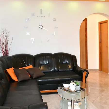 Haus Matteoendi 257s 公寓