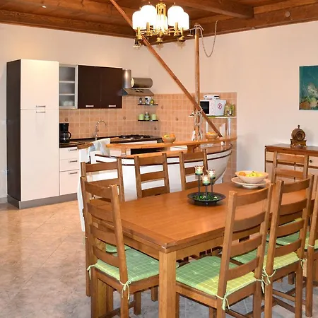 Haus Matteoendi 257s 公寓 *